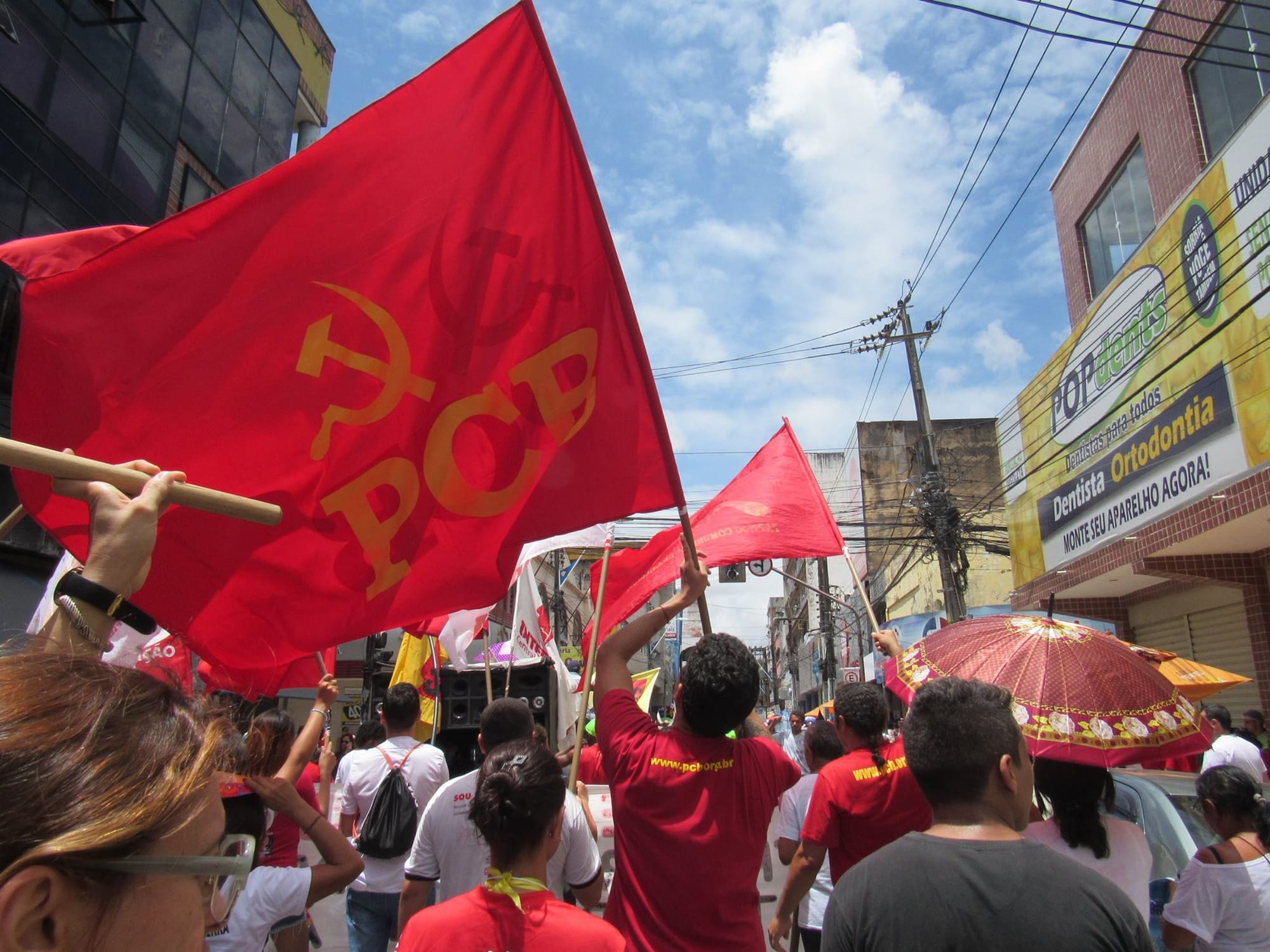 Marxismo-Leninismo: Identidade ou Práxis?