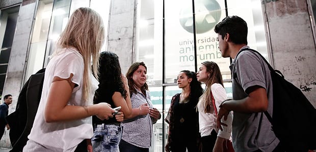 O espectro se torna realidade na Anhembi Morumbi: 150 professores demitidos.