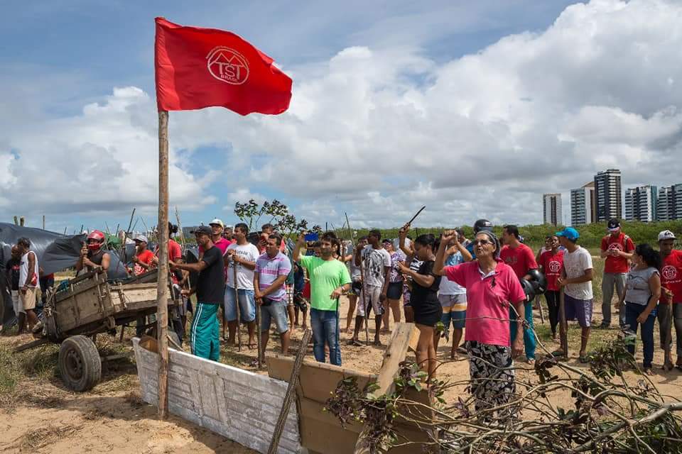 Solidariedade à Ocupação Marielle e Anderson Vivem.